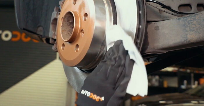 BMW X3 Plaquette de frein remplacement: guides en ligne et tutoriels vidéo