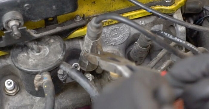 VW GOLF Uždegimo žvakė keitimas: nemokamos remonto instrukcijos