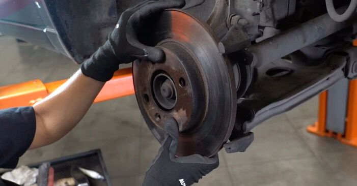 How to change Brake Discs on VW GOLF II (19E, 1G1) 1985 - tips and tricks