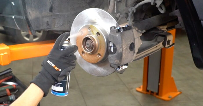 Hvor svært er det at gør-det-selv: Bremseskiver udskiftning på VW GOLF - hent illustreret vejledning