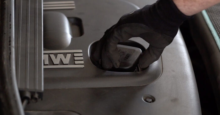 Смяна на BMW Е90 320 i 2006 Маслен филтър: безплатни наръчници за ремонт