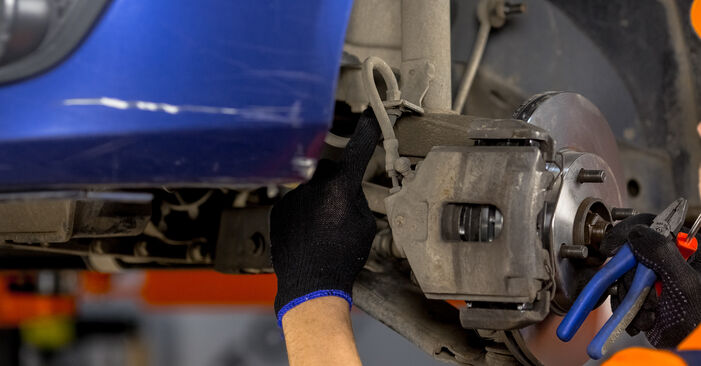 Mennyi ideig tart a csere: Toronycsapágy Ford Fiesta Mk5 2009 - tájékoztató PDF útmutató