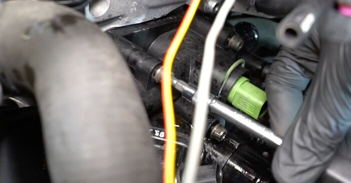 Comment changer Thermostat sur VW Golf IV 3/5 portes (1J1) 2000 - trucs et astuces
