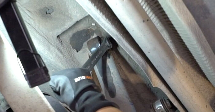 Wie problematisch ist es, selber zu reparieren: Stoßdämpfer beim VW Caddy 3 kasten 2.0 TDI 16V 2010 auswechseln – Downloaden Sie sich bebilderte Tutorials