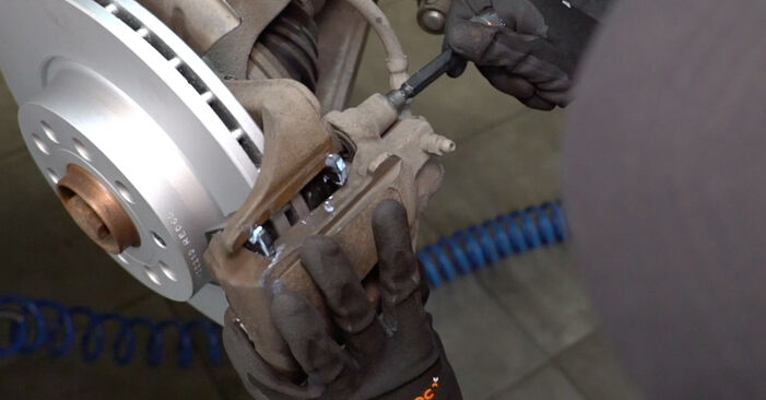 Vanskelighetsgrad: Bytte av Bremseskiver på VW Caddy Mk3 2.0 TDI 16V 2010 – last ned illustrert veiledning
