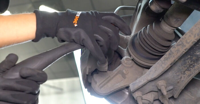 VW Caddy 3 kasten 2.0 TDI 16V 2010 Bremsbeläge wechseln: wie schwer ist es, selbst zu reparieren - Downloaden Sie sich illustrierte Anleitungen