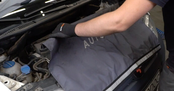 Stufenweiser Leitfaden zum Teilewechsel in Eigenregie von VW Caddy 3 kasten 2001 1.6 Glühkerzen