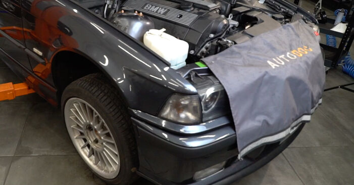 Come rimuovere BMW 3 SERIES 318 i 1994 Filtro Olio - istruzioni online facili da seguire