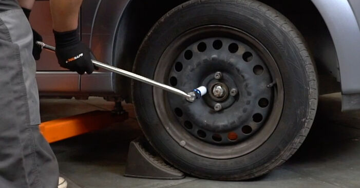 Nissan Micra k11 1.3 i 16V 1994 Bremsbeläge wechseln: Gratis Reparaturanleitungen