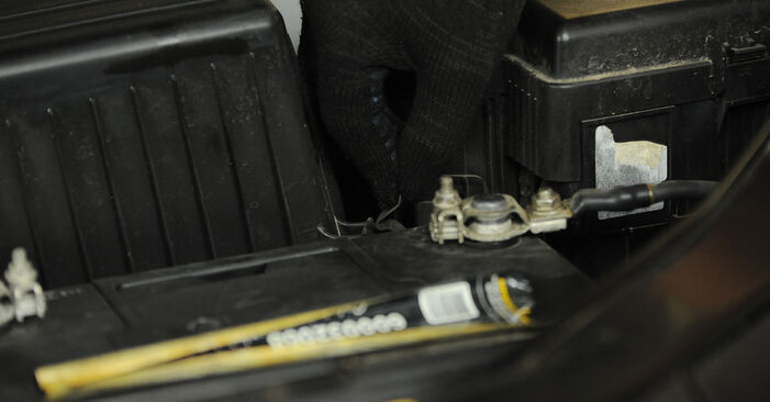 Luftfilter Hyundai Santa Fe cm 2.2 CRDi 2007 wechseln: Kostenlose Reparaturhandbücher