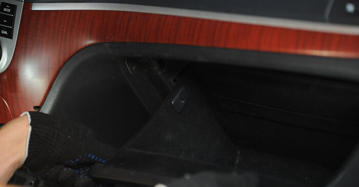 Wie lange benötigt das Auswechseln der Teile: Innenraumfilter beim Hyundai Santa Fe cm 2005 - Detailliertes PDF-Tutorial