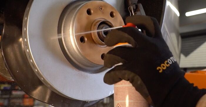 Changing Brake Pads on AUDI A4 Avant (8D5, B5) 1.8 T 1997 by yourself