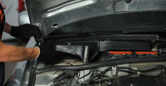 Tidsforbruk: Bytte av Kupefilter på Audi A4 B5 Avant 1994 – informativ PDF-veiledning