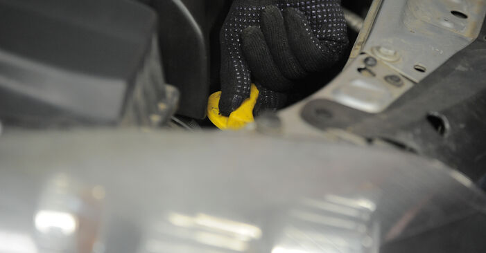 Wie kompliziert ist es, selbst zu reparieren: Ölfilter am Opel Astra H Caravan 1.6 (L35) 2012 ersetzen – Laden Sie sich illustrierte Wegleitungen herunter