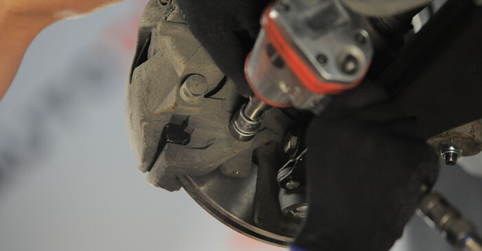 Wie schmierig ist es, selber zu reparieren: Radlager beim Opel Astra H Caravan 1.6 (L35) 2010 wechseln – Downloaden Sie sich Bildanleitungen