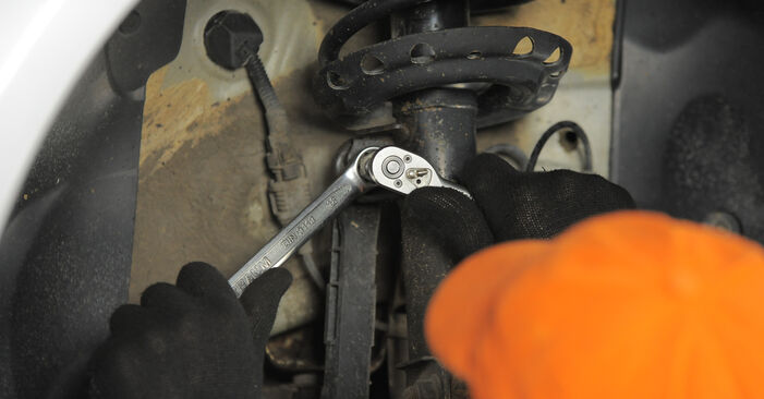 Wie schmierig ist es, selber zu reparieren: Koppelstange beim Opel Astra H Caravan 1.6 (L35) 2010 wechseln – Downloaden Sie sich Bildanleitungen