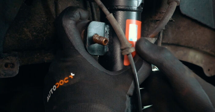 Vanskelighetsgrad: Bytte av Fjærer på Ford Mondeo mk3 Sedan 2.2 TDCi 2006 – last ned illustrert veiledning