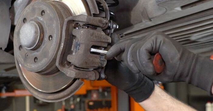 Wie lange benötigt das Auswechseln der Teile: Bremsbeläge beim Mercedes Vito W639 2011 - Detailliertes PDF-Tutorial