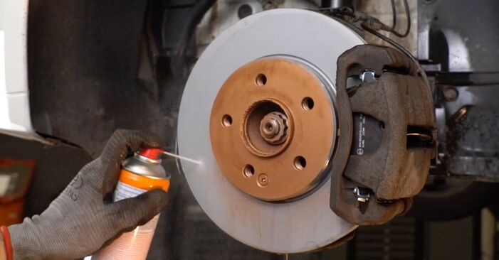 How to replace MERCEDES-BENZ VITO Bus (W639) 115 CDI (639.701, 639.703, 639.705) 2004 Brake Discs - step-by-step manuals and video guides