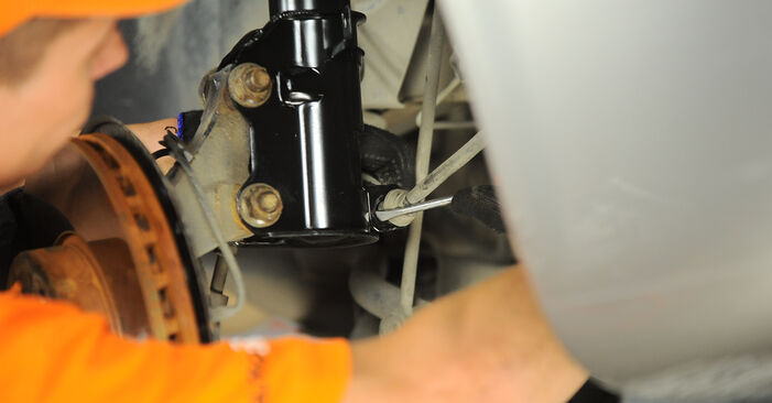 Cambio Molla Ammortizzatore posteriore (sinistro e destro) su MERCEDES-BENZ VITO 109 CDI (639.701) 2010. Questo manuale d'officina gratuito ti aiuterà a farlo da solo