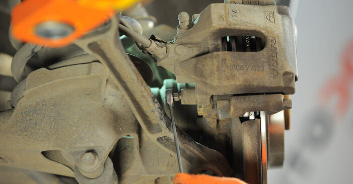 Wie lange benötigt das Auswechseln der Teile: Bremsscheiben beim Volvo XC90 1 2010 - Detailliertes PDF-Tutorial