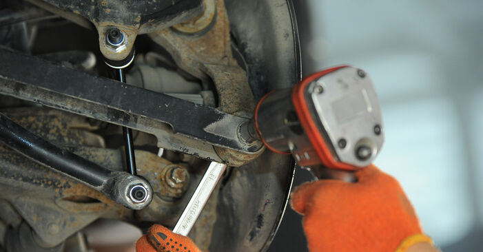 Tauschen Sie Radlager beim Volvo XC90 1 2012 D5 AWD selber aus