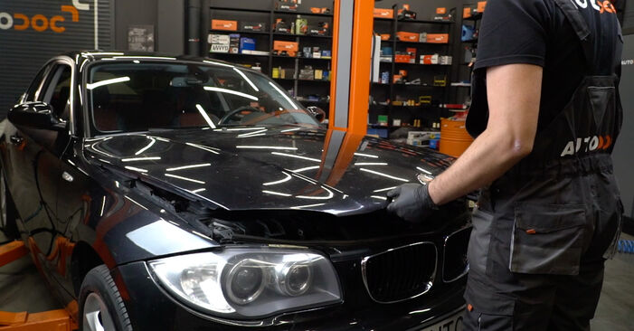 Come cambiare Filtro antipolline carbone attivo e antibatterico su BMW 1 Coupe (E82) 2010 - suggerimenti e consigli