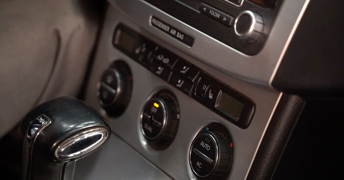 VW PASSAT 2.0 TDI Utastér levegő szűrő cseréje: online leírások és videó-útmutatók