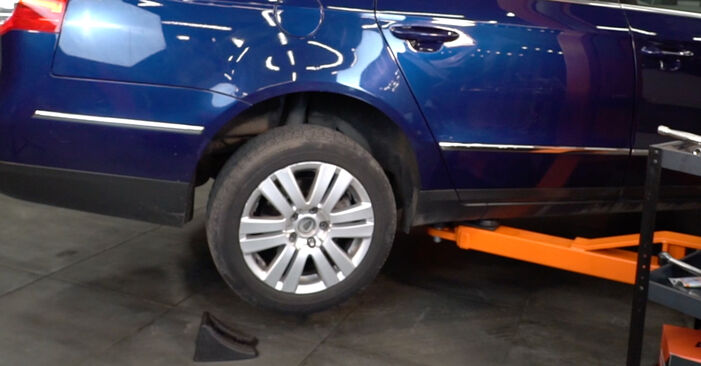 VW PASSAT Amortizatorius keitimas: nemokamos remonto instrukcijos