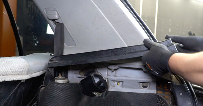 Ersetzen Sie Stoßdämpfer am VW GOLF III (1H1) 1.9 TDI 1994 selber