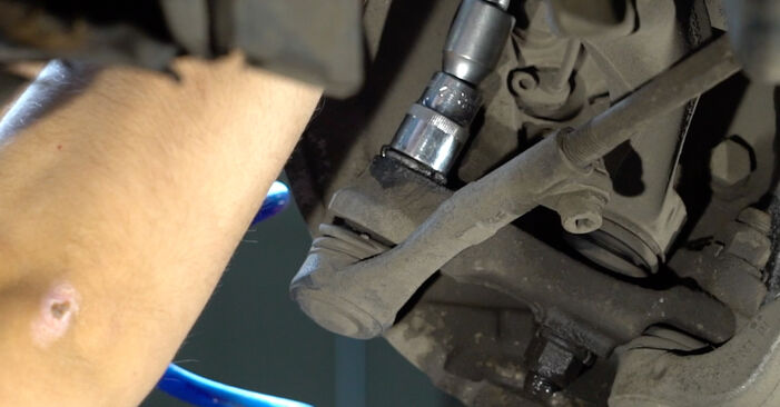 Cómo quitar Amortiguadores en un BMW 1 SERIES 125 i 2010 - instrucciones online fáciles de seguir