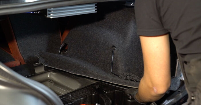 Как да сменим Амортисьор на BMW 1 купе (E82) 2011: свалете PDF наръчници и видео инструкции