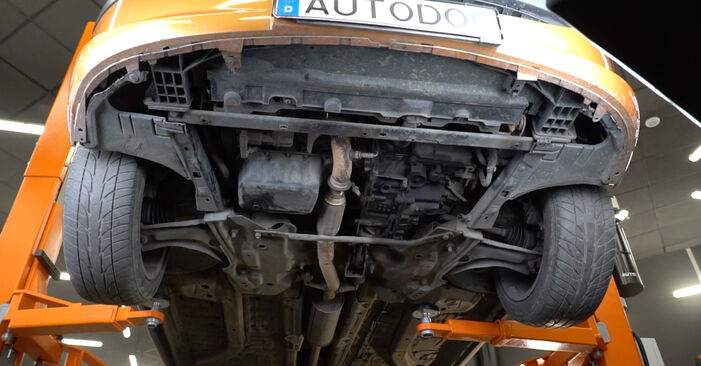 Cómo es de difícil hacerlo usted mismo: reemplazo de Filtro de Aceite en un Peugeot 207 Hatchback 1.6 16V RC 2012 - descargue la guía ilustrada