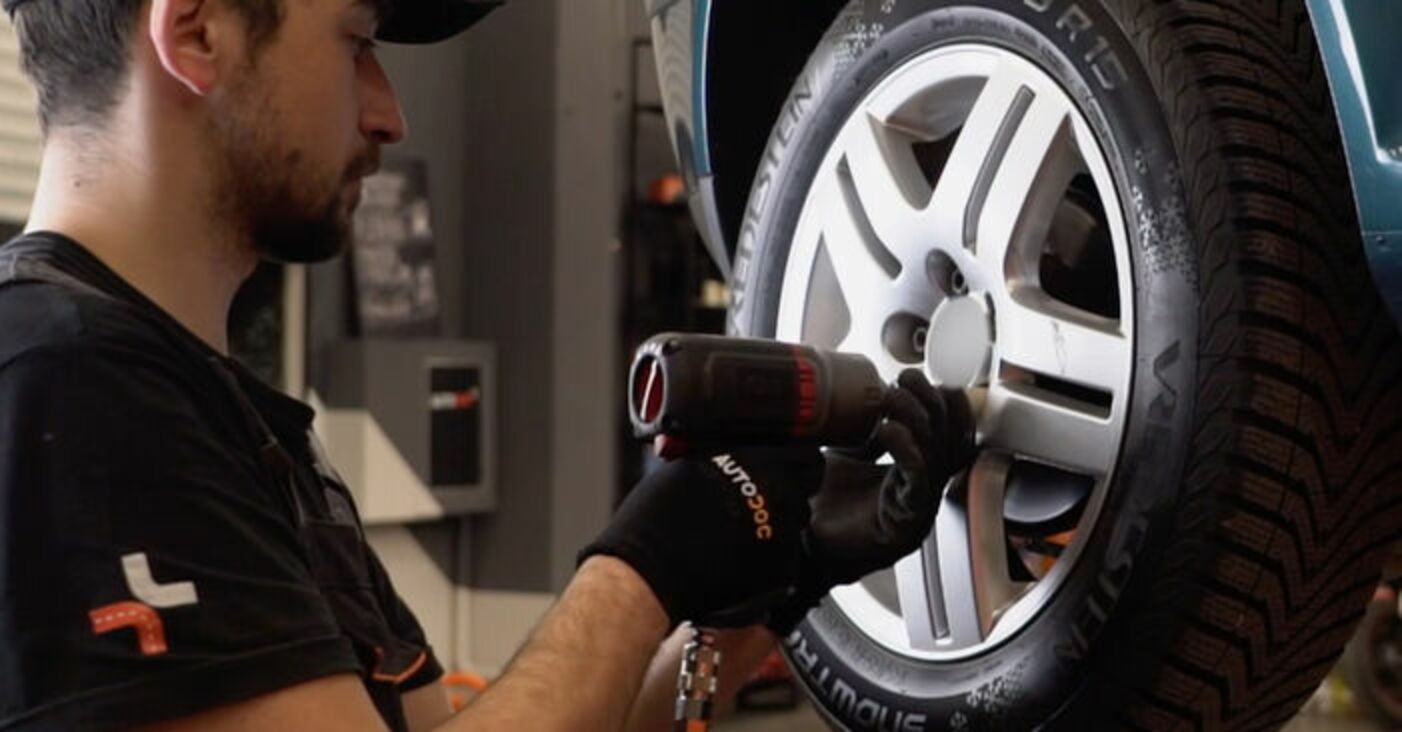 Anleitung: VW Golf 4 Bremssattel hinten wechseln - Anleitung und Video
