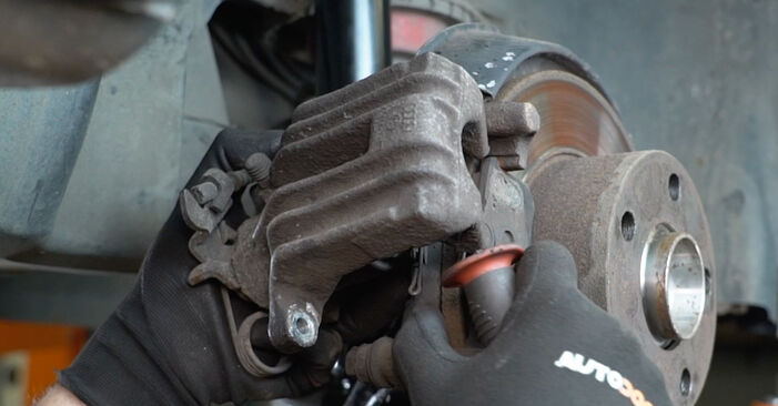 Hvordan skifte AUDI A6 2004 Bremseskiver trinn–for–trinn veiledning