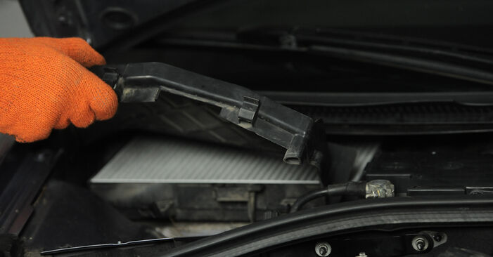 Tidsforbruk: Bytte av Kupefilter på Audi A4 B7 Avant 2007 – informativ PDF-veiledning