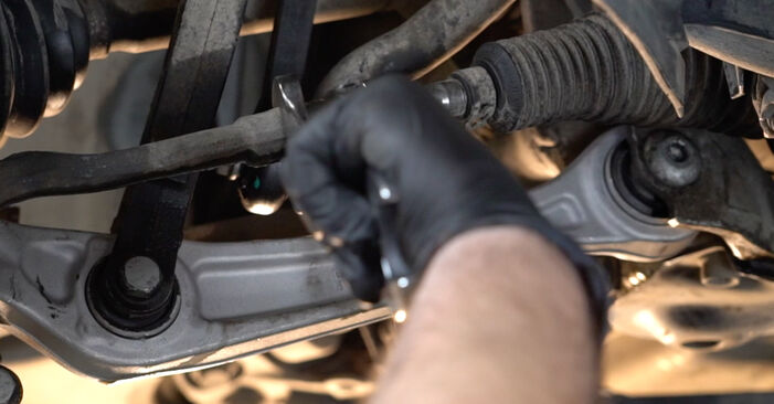 AUDI A4 3.0 TDI quattro Track Rod End replacement: online guides and video tutorials