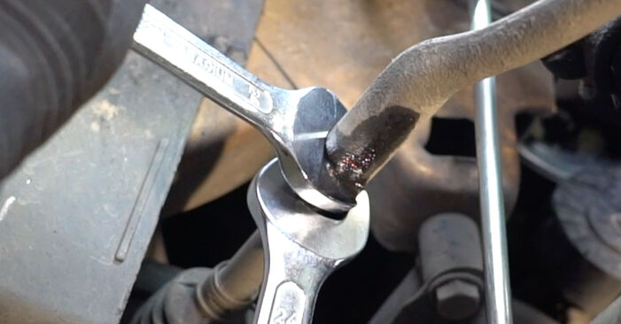 Quanto è difficile il fai da te: sostituzione Testina dello Sterzo su Peugeot 207 Hatchback 1.6 16V RC 2012 - scarica la guida illustrata