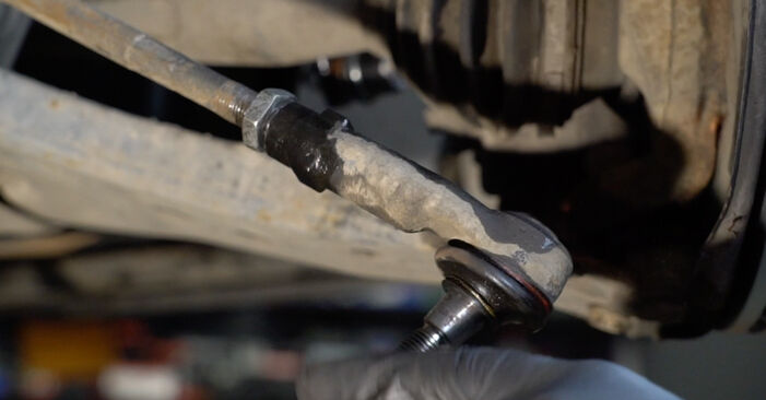 Replacing Track Rod End on Seat Ibiza 6L 2004 1.9 TDI by yourself