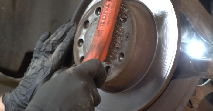 DIY replacement of Brake Discs on HONDA CR-V II (RD_) 2.0 2003 is not an issue anymore with our step-by-step tutorial