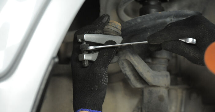 HONDA CR-V 2.0 (RD5) Track Rod End replacement: online guides and video tutorials