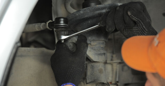 DIY replacement of Track Rod End on HONDA CR-V II (RD_) 2.0 2015 is not an issue anymore with our step-by-step tutorial