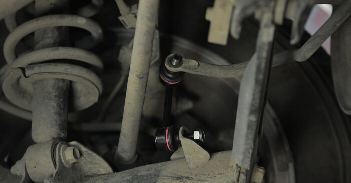 Wie problematisch ist es, selber zu reparieren: Koppelstange beim Honda CR-V II 2.4 4WD (RD7) 2001 auswechseln – Downloaden Sie sich bebilderte Tutorials