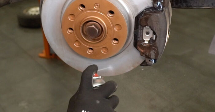 Trinn-for-trinn anbefalinger for hvordan du kan bytte VW Caddy Mk3 2005 1.6 Drivknute selv