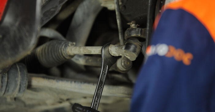 Wie schmierig ist es, selber zu reparieren: Spurstangenkopf beim Mazda 3 Limousine 1.4 2005 wechseln – Downloaden Sie sich Bildanleitungen
