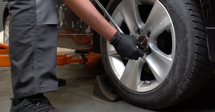 Πώς να αντικαταστήσετε VW LUPO Κυλινδράκια τροχών - εγχειρίδια βήμα προς βήμα και οδηγοί βίντεο