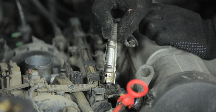 Changing Spark Plug on VW GOLF III (1H1) 1.9 TDI 1994 by yourself