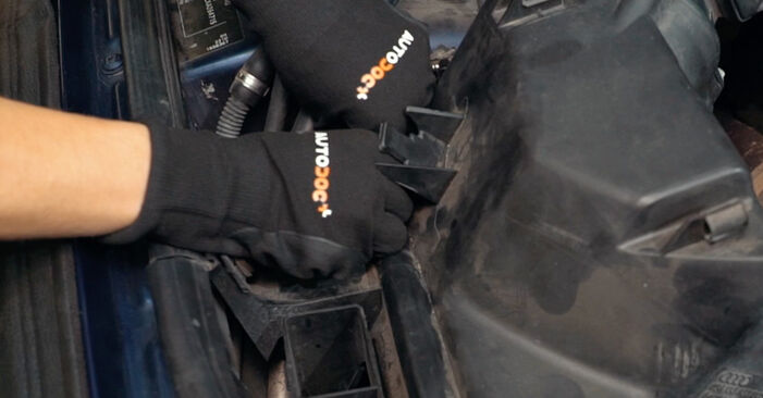 Trinn-for-trinn anbefalinger for hvordan du kan bytte Audi A4 B5 1999 1.8 T quattro Luftfilter selv