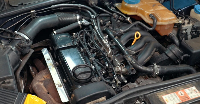 Manualul de atelier pentru substituir Bujie A4 Sedan (8D2, B5) 1.8 T quattro 1997
