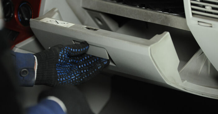 Wie man Innenraumfilter am Dodge Caliber SRT4 2006 ersetzt - Kostenfreie PDF- und Videotipps